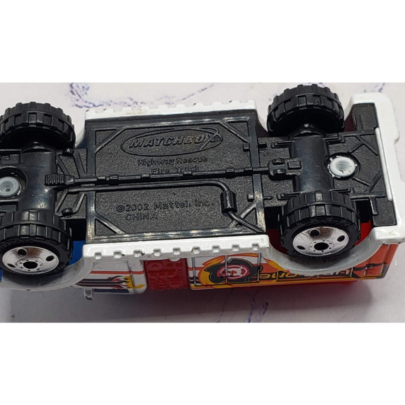 2003 Matchbox Action Launcher Unit One Highway Rescue White and Red Firetruck - Picture 6 of 7
